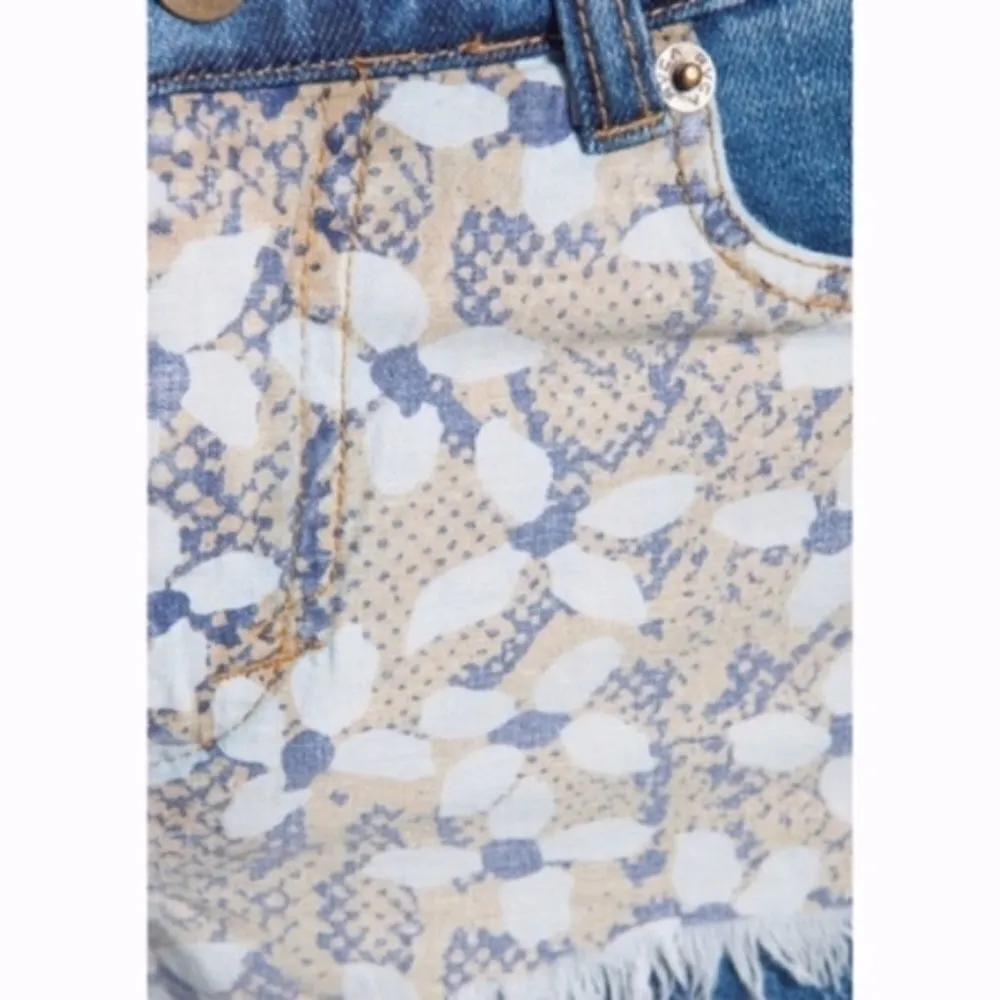 RVCA SZ 27 Mountain Racer Cut off Shorts - Image 7