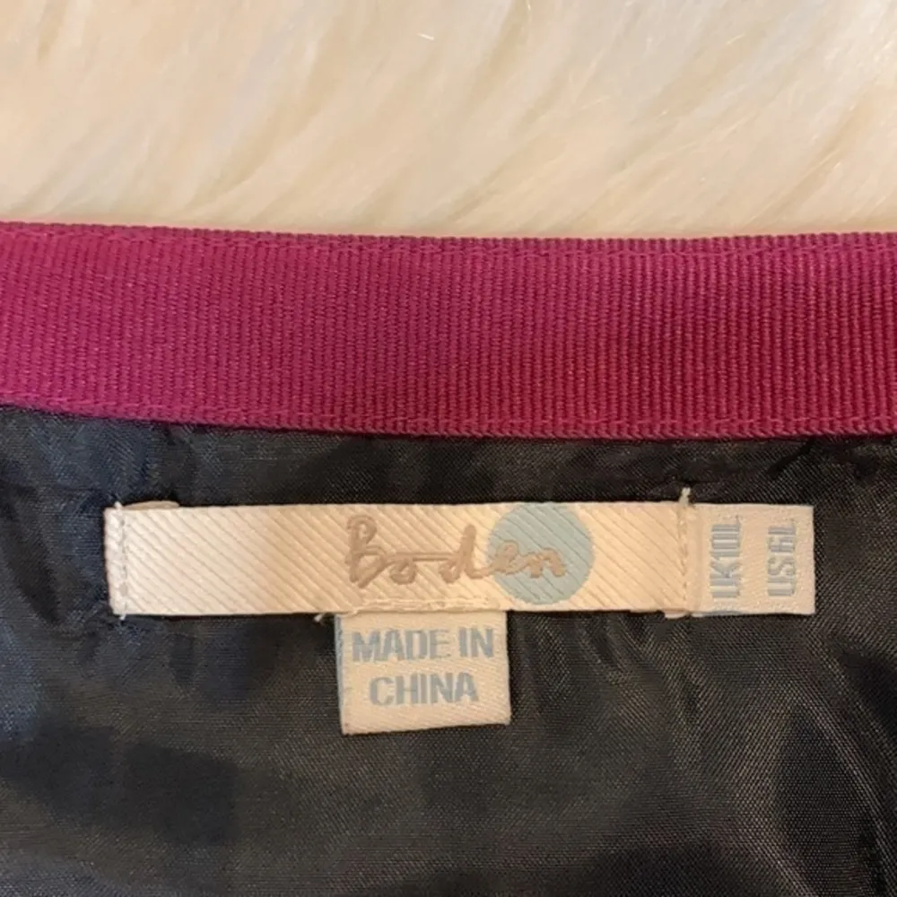 Boden velvet fully lined side zip skirt scalloped detail 6 Long Size undefined - Image 2