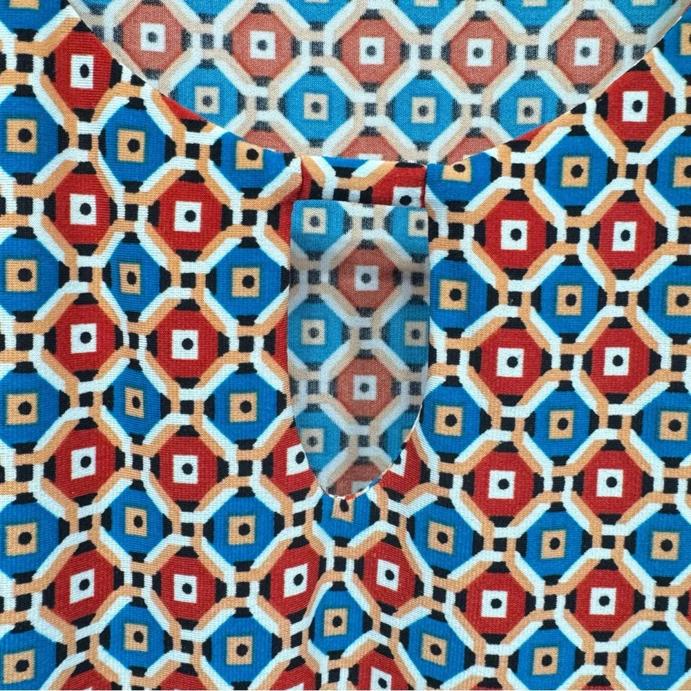 Roz & Ali Sleeveless Mixed Geo Print Keyhole Neckline Tunic Top Size Medium - Image 3