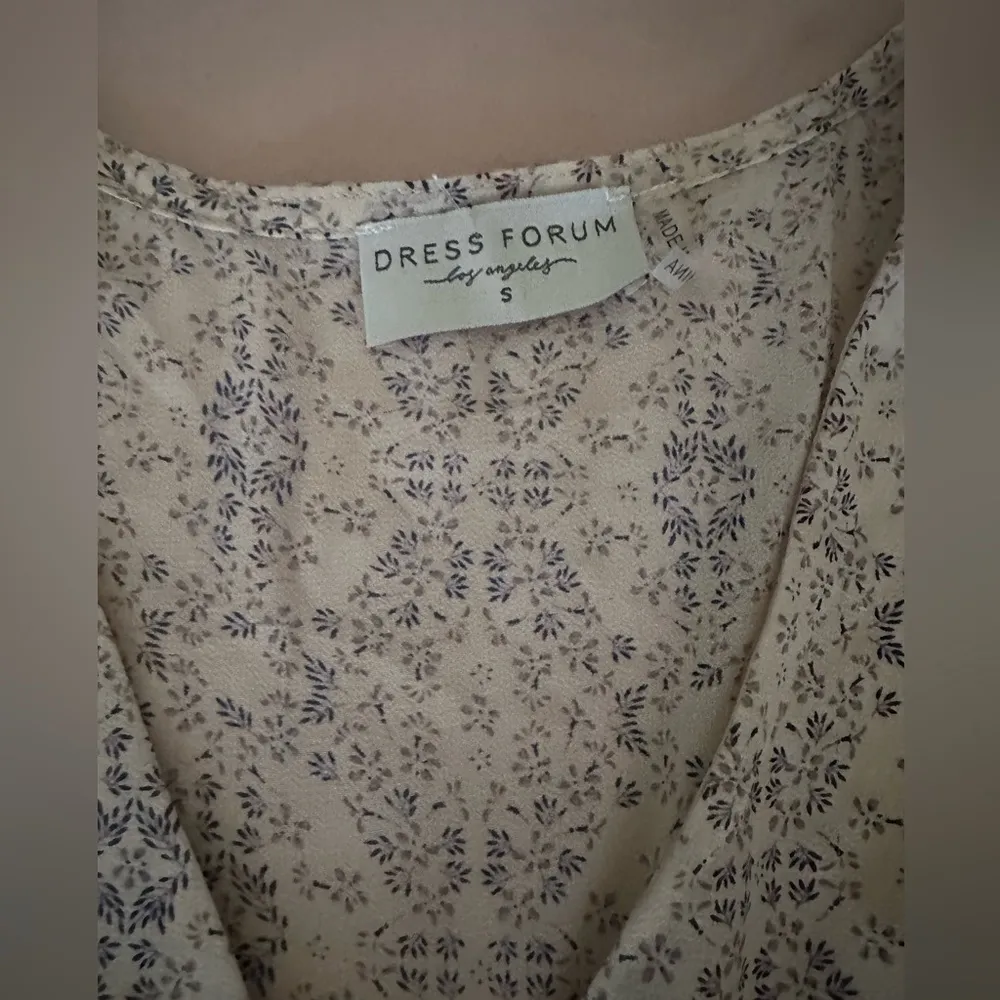 Dress Forum Los Angeles Women’s Casual Tiered Flowy Size Small Cute Floral Dress - Image 2