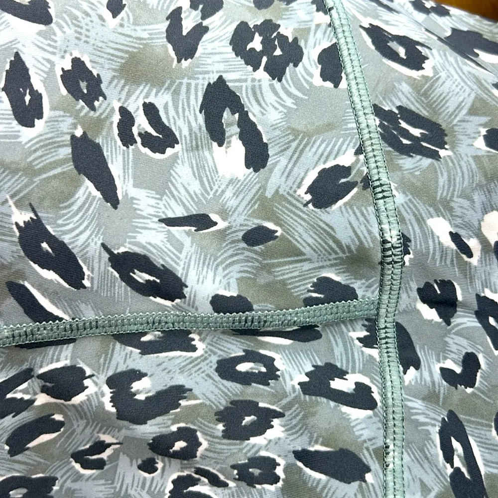 Leopard Cheetah Print Leggings Small Gray Green Black White Animal Print - Image 11