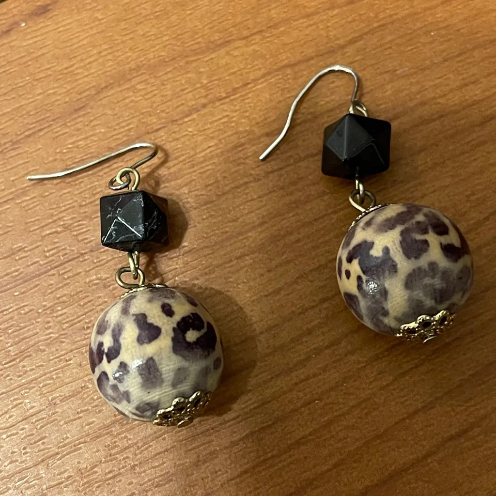 Leopard Print Beaded Earrings Purple - Image 2