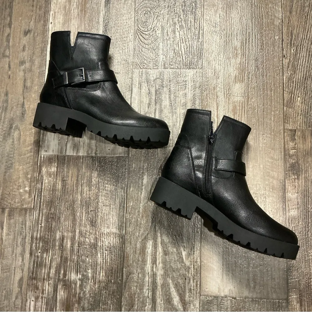 Black Leather Ankle Boots Size 10 - Image 13