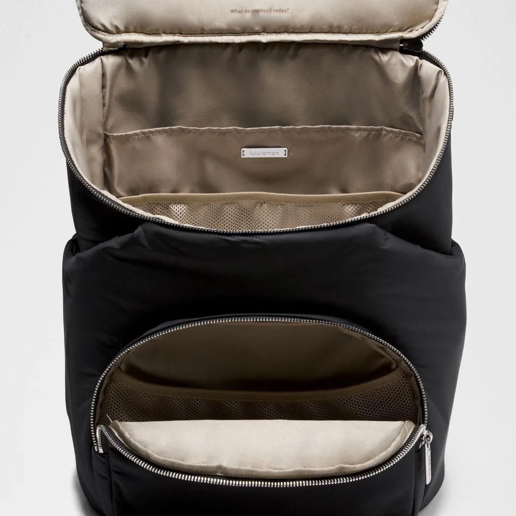 Lululemon new parent Backpack - black/trench - discontinued color combo - Image 6