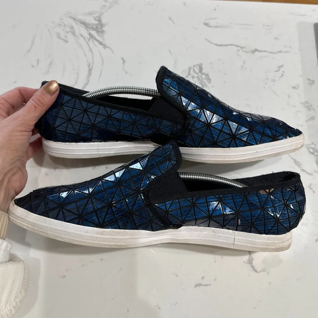 All Black Blue Holographic Geometric Pointed Toe Slip On Shoe, Size 40, EUC - Image 3