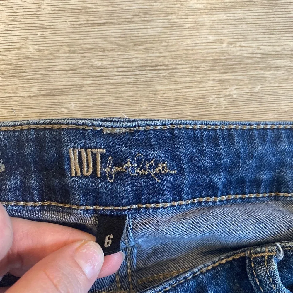 Kut From The Kloth Low Rise Straight Leg Jeans Size 6 Medium Wash - Image 3