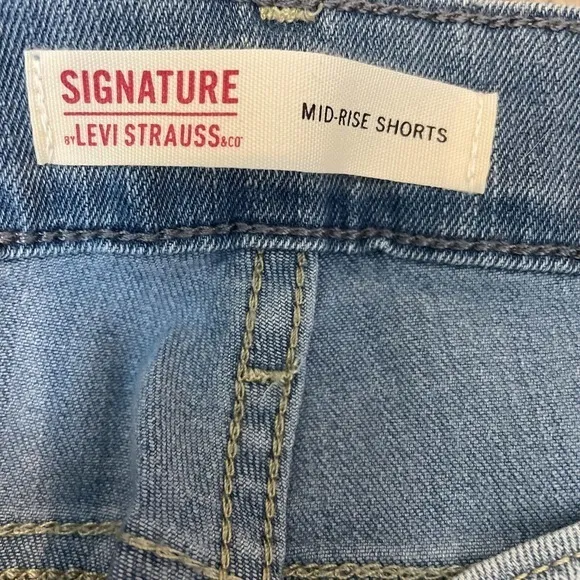 Women's Sunset Fiesta Signature by Levi Strauss‎ & Co. Mid Rise Shorts size 18 - Image 5