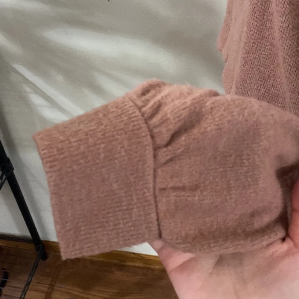 Abercrombie & Fitch dusty mauve Soft & Cozy slouched cropped sweater cardigan XS - Image 7