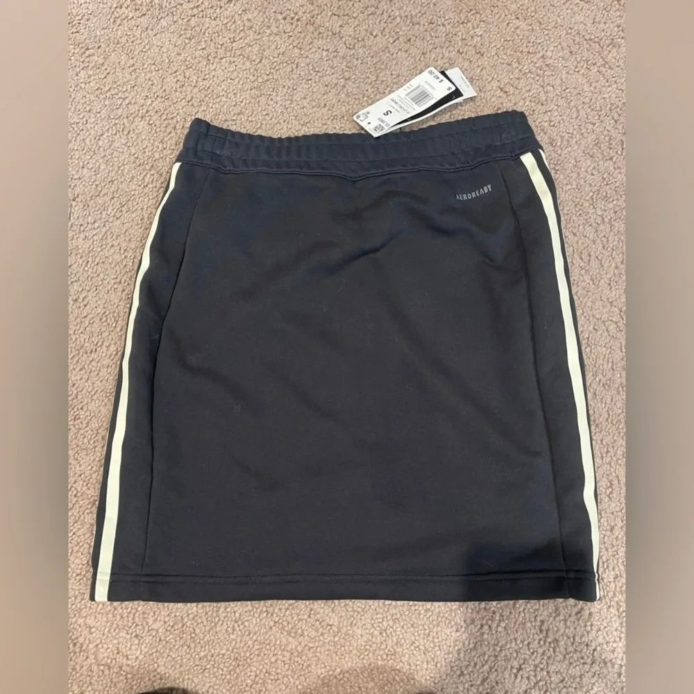 ADIDAS uforo 3-stripes Aeroready black mini skirt - Image 6
