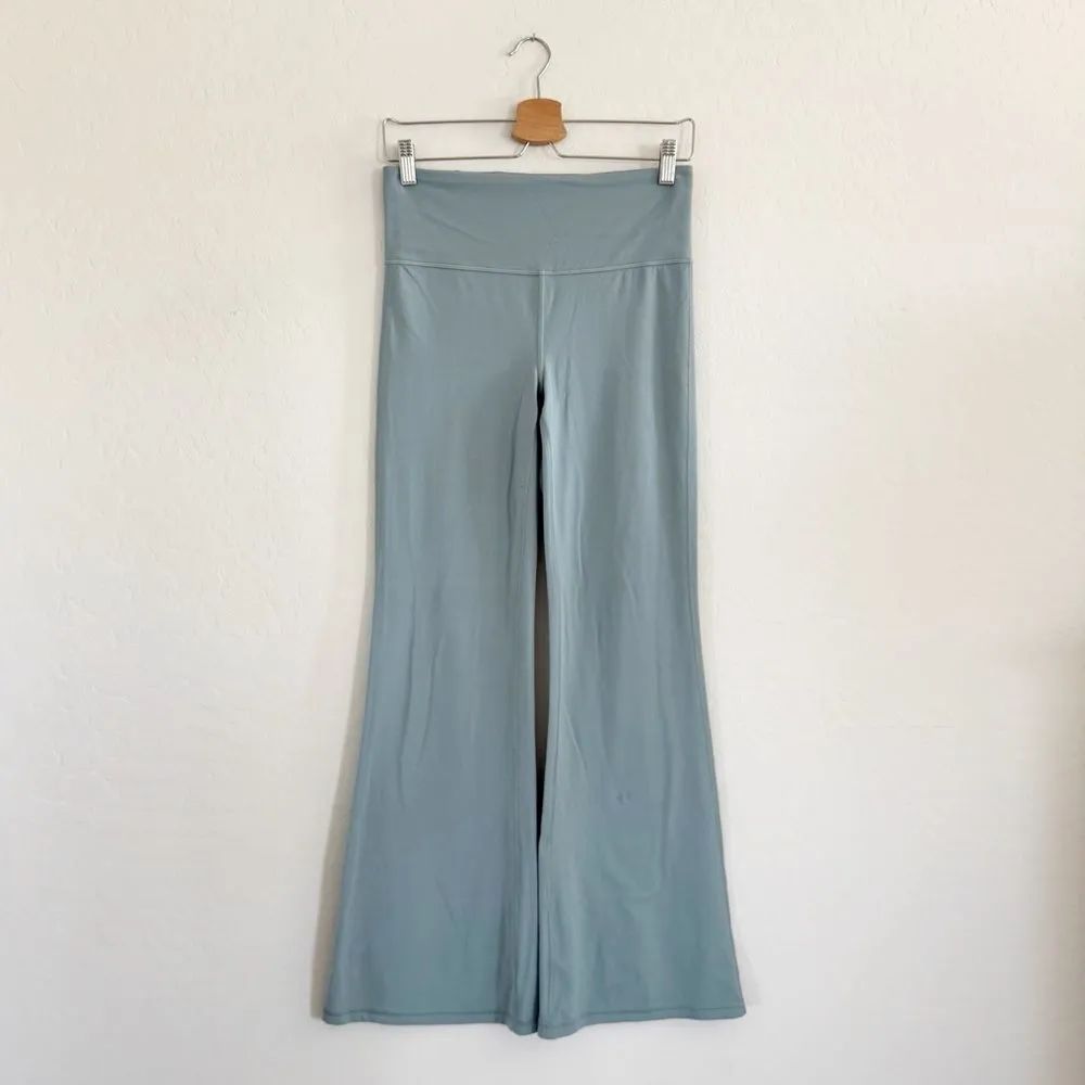 Athleta Elation Flare Pant 981683 - Minimalistic Grey Yoga Stretch Size Medium - Image 3