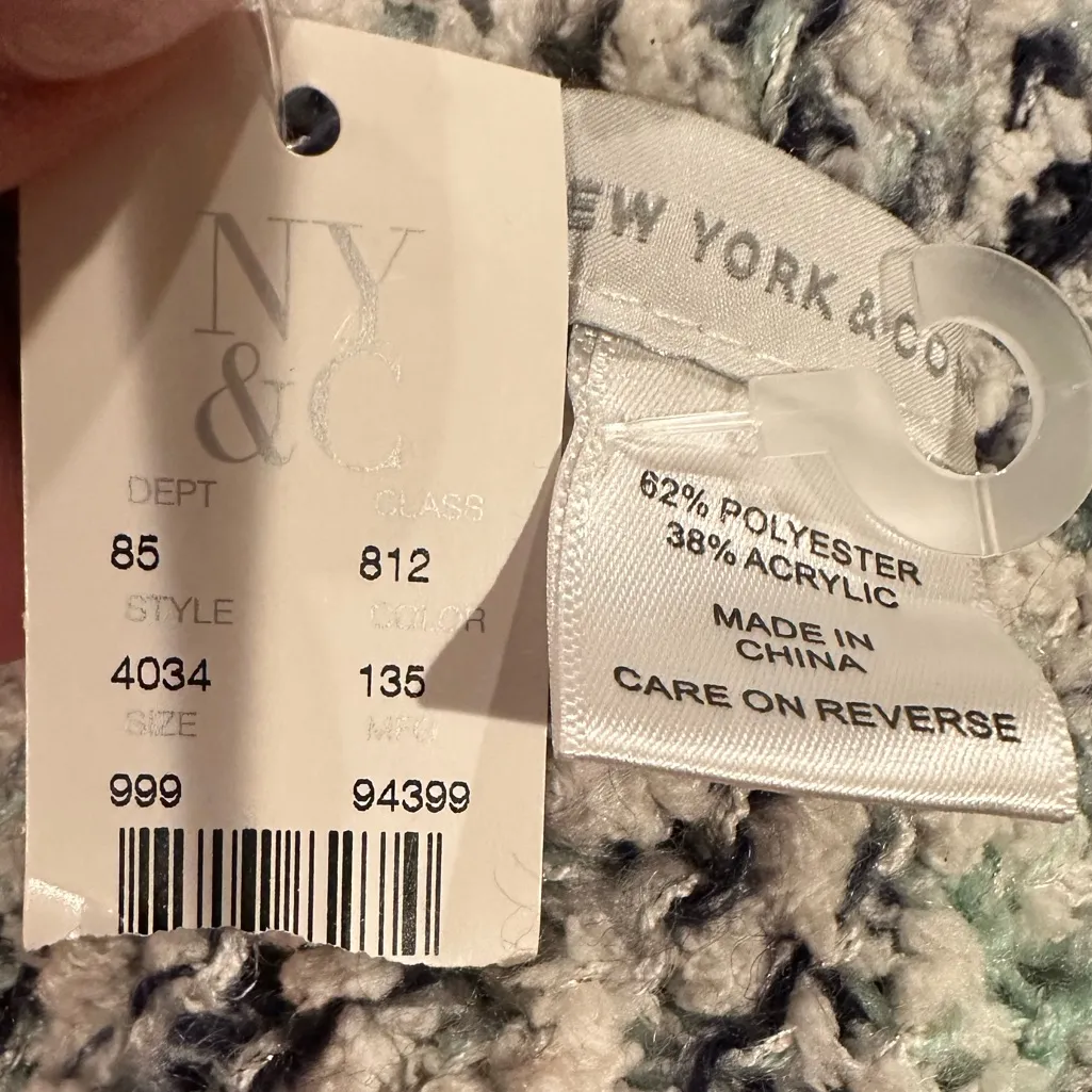 NY&CO Cozy SILVER METALLIC THREADING Thoughout Knit Infinity Scarf White - Image 6