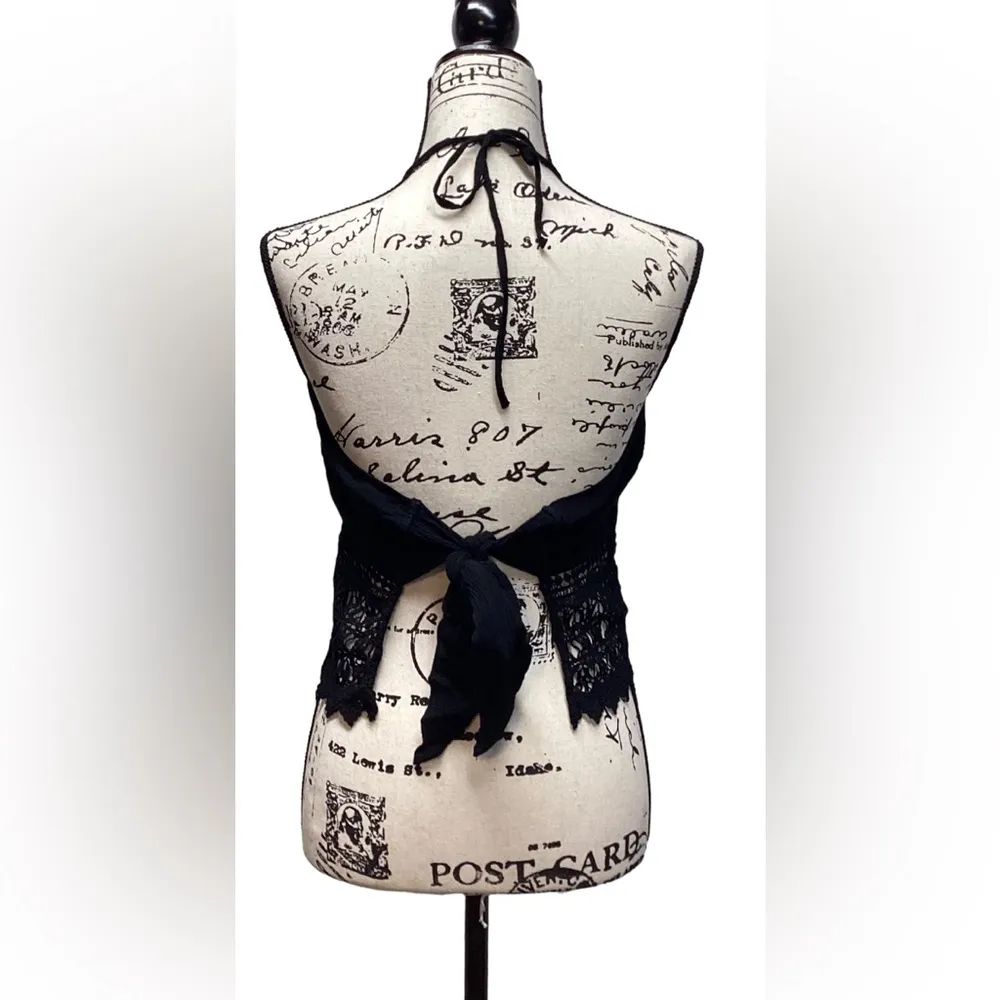 American Eagle  tie halter top. Black. Size Medium - Image 2