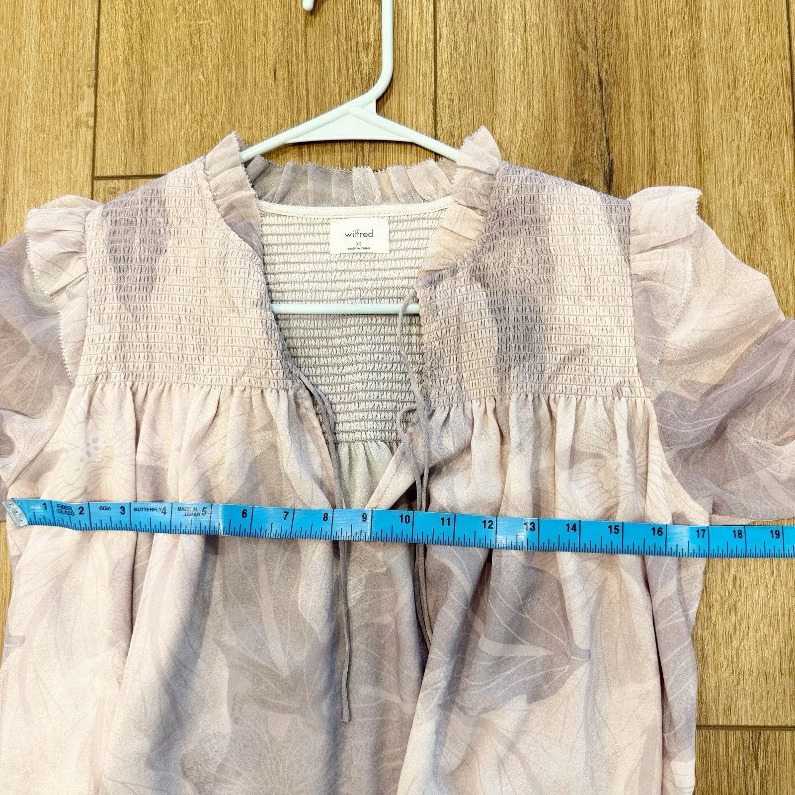 Aritzia Womens Smocked Peasant Floral Top Size X-Small Lightweight Flowy Purple - Image 5