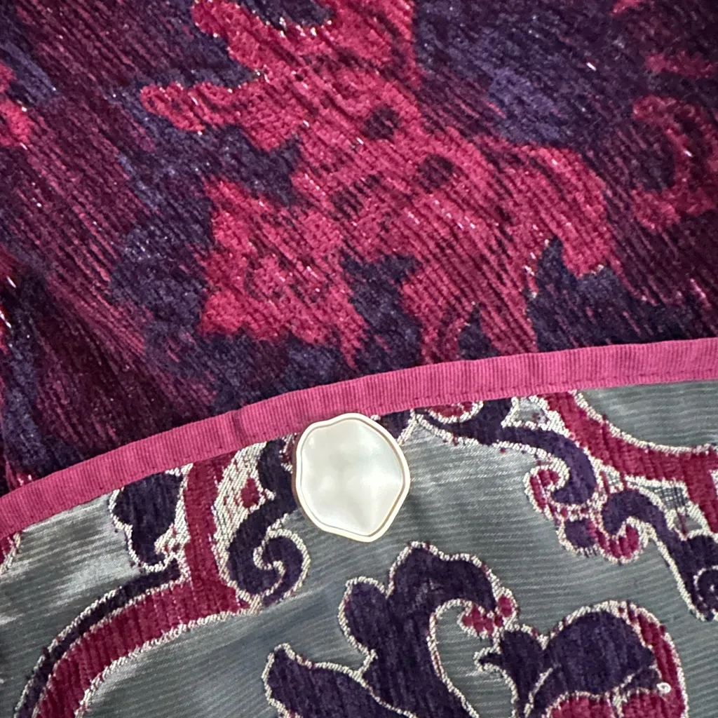 Tapestry Dinner Jacket, Gold and Reds, One Button, Holiday Ready! Size M - Image 7