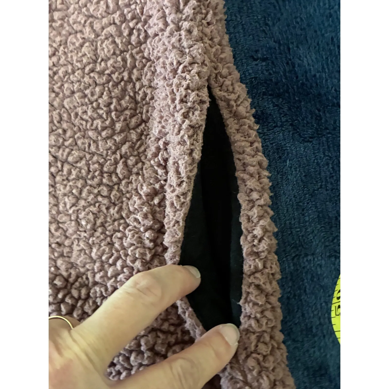 PINK Victoria's Secret Black‎ and Pink Full Zip Sherpa/Fleece Jacket Size Large - Image 7