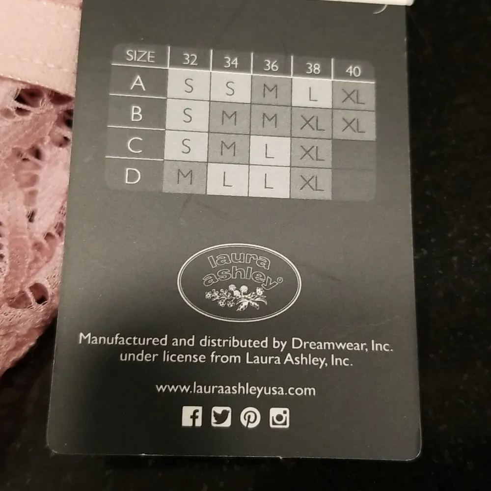 đź’•LAURA ASHLEYđź’• Lace Padded Bralettes 2PK Pink & Black Medium M NWT - Image 9