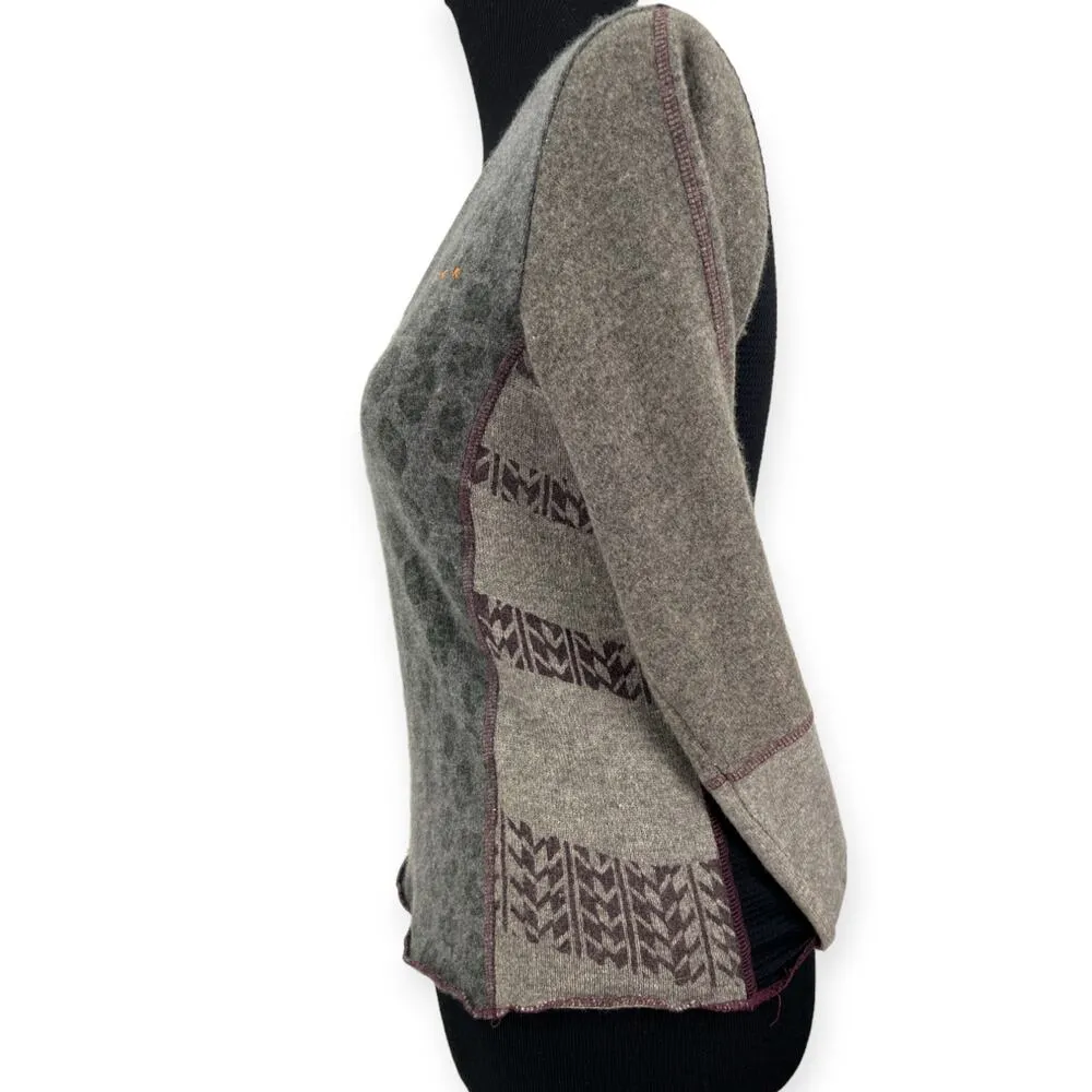 | M | Animal Print Cashmere V Neck Pullover Sweater Mesh Back Knit Top Leopard Gray Size M - Image 2