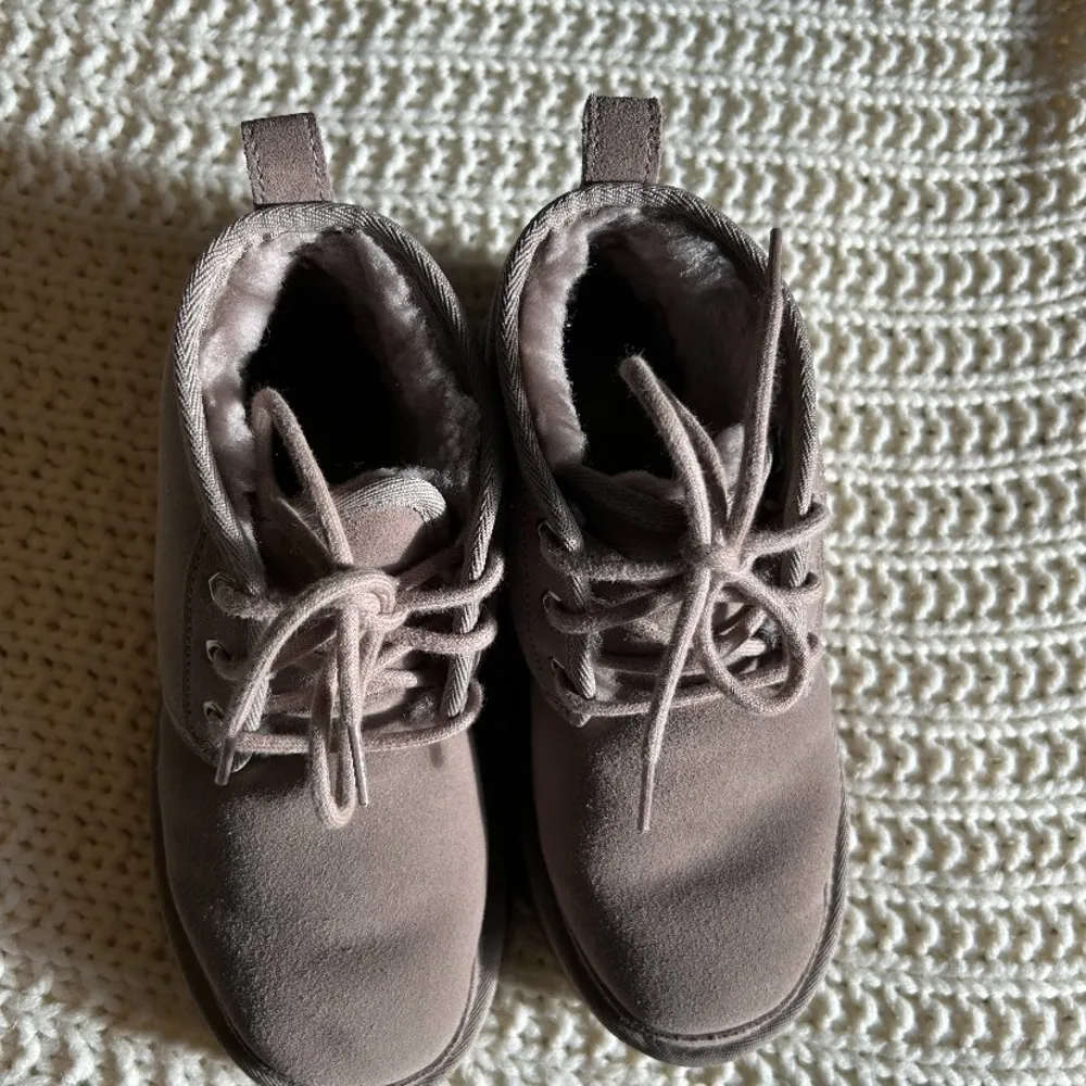 UGG Neumel Lace Up Ankle Winter Boots in Oyster Size 5 - Image 2