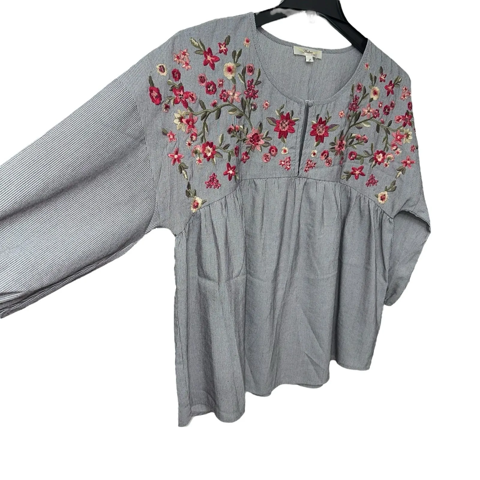 Andree By Unit Womans Peasant Top Size Large Grey White Floral Embroidered Boho - Image 4