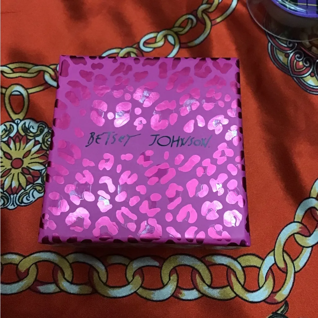 BETSEY JOHNSON CAT FRONT BACK EARRINGS 🐈 - Image 5