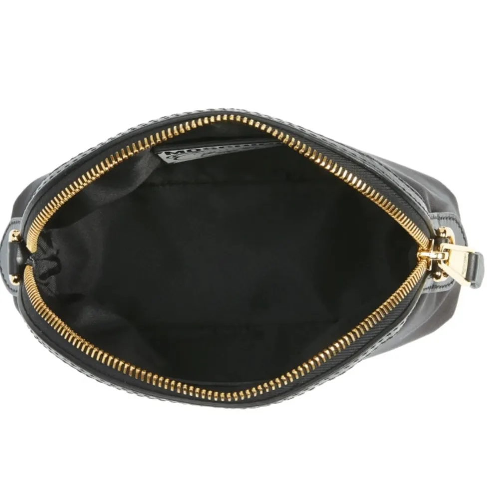 Authentic MOSCHINO leather/texture Teddy Cake zip Crosby - Image 10