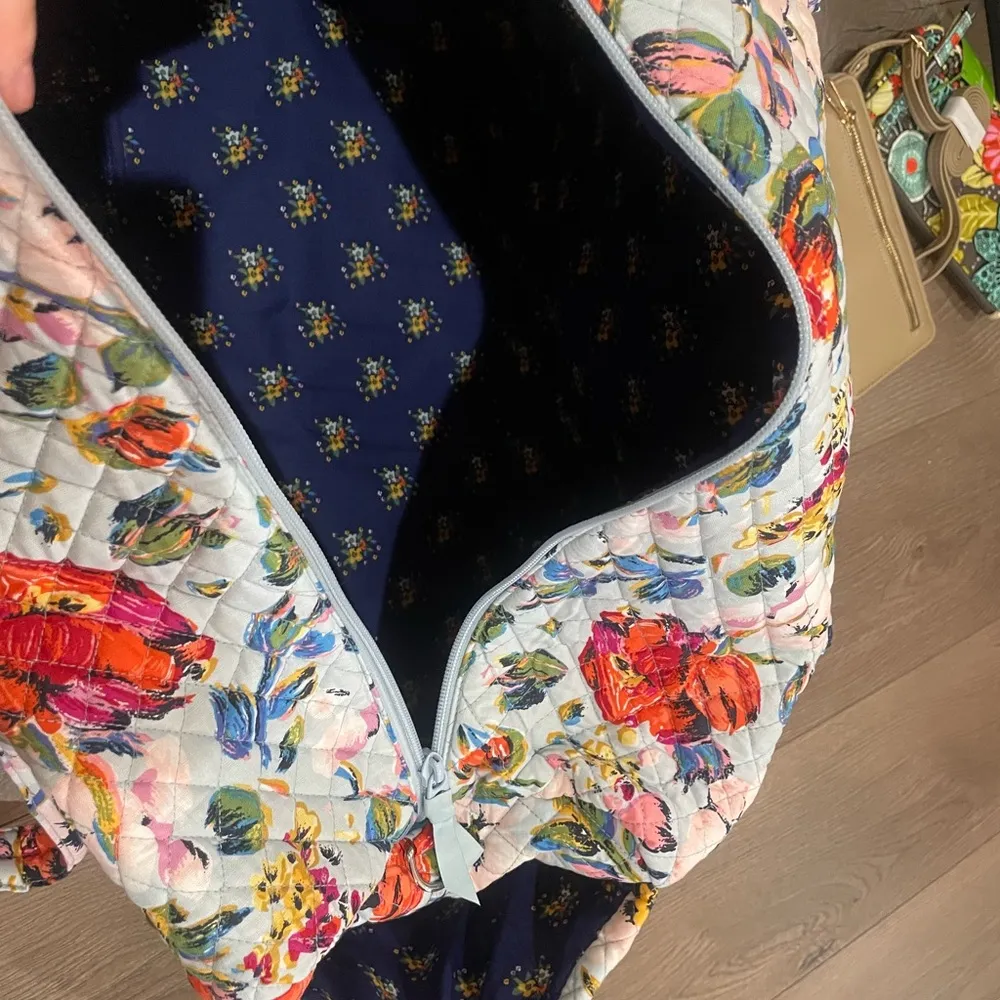 Floral Quilted Shoulder Bag. Large tote/duffle. - Image 6