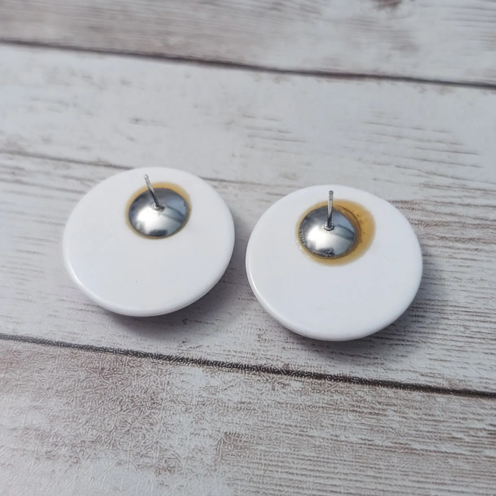 Vintage Stud Earrings For Pierced Ears Slightly Domed White with Red - Image 6