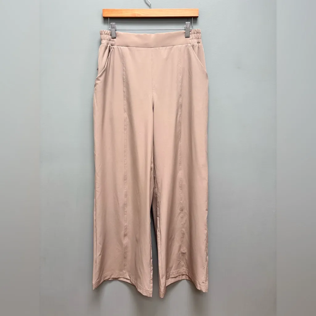Fabletics Downtown Wide Leg Pant in Brutalist Khaki M - Image 4