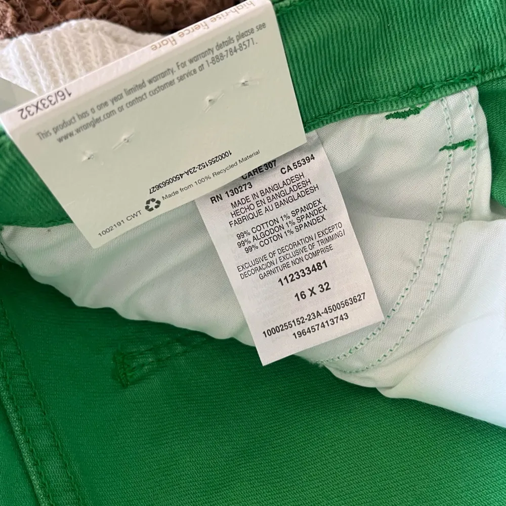 WRANGLER FIERCE FLARE JEAN in Kelly Green - Image 4