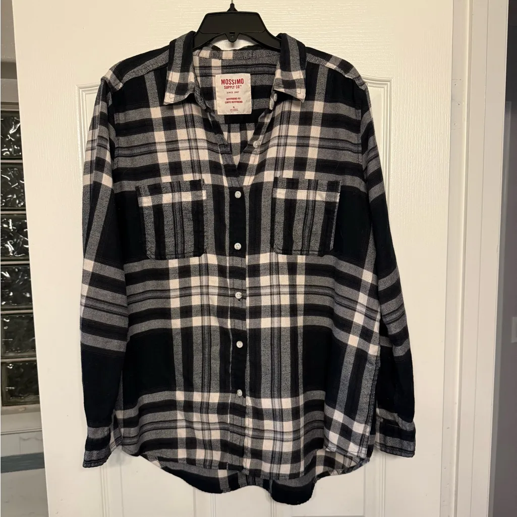 Comfy Mossimo Boyfriend Fit Size XL Flannel Black, White, Gray Plaid Black - Image 3