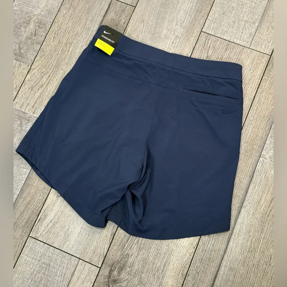 NEW! NIKE GOLF FLEX Women's Navy Shorts Standard Fit Pleated Pockets 7" Inseam - Image 2