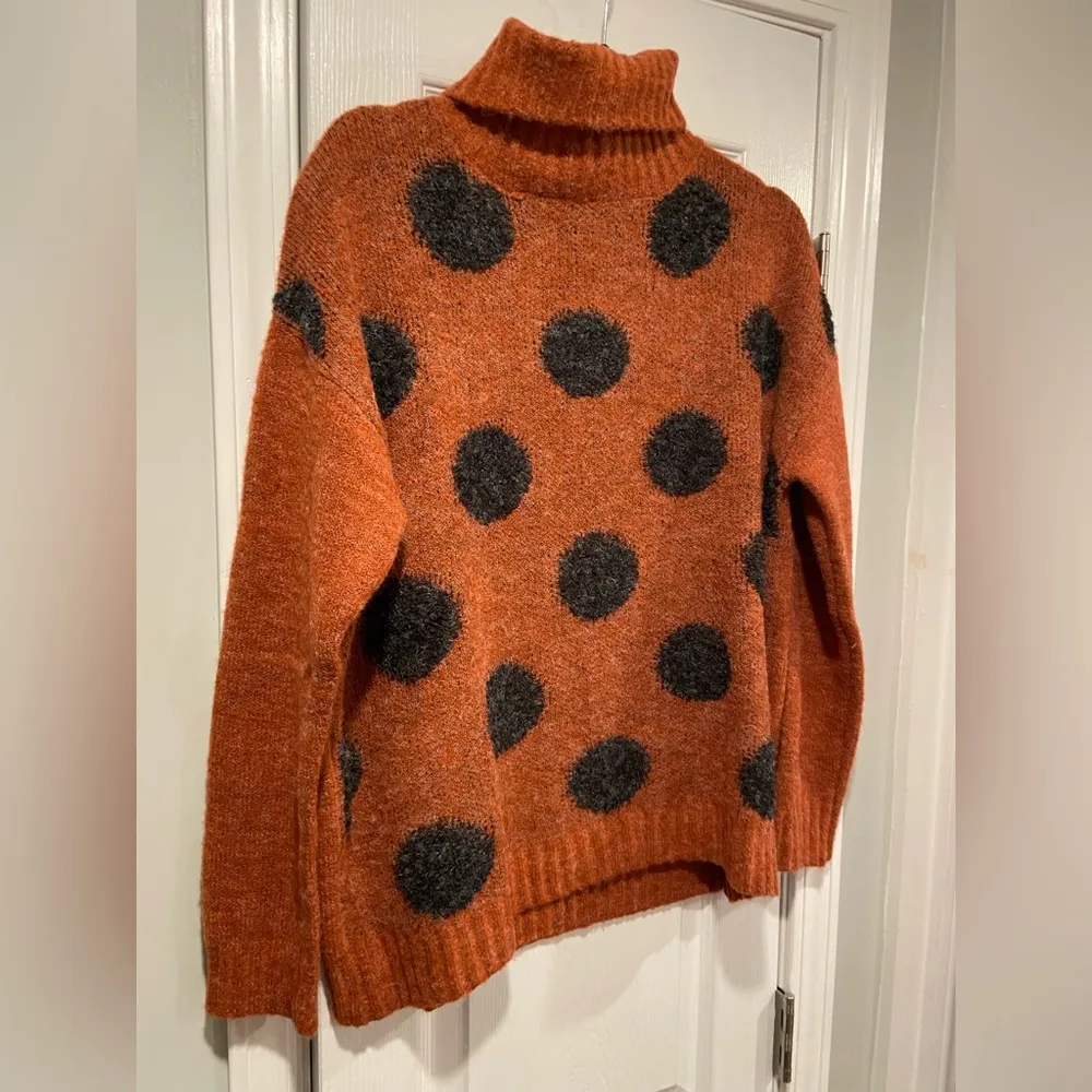 NWOT NorthStyle Size L Rust Black Polka Dot Cowl Neck Long Sleeve Fuzzy Sweater Orange Size L - Image 5