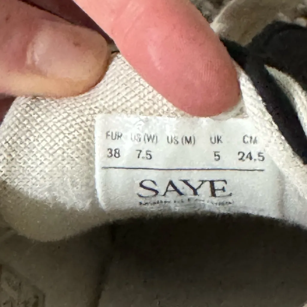 Saye 7.5 Modelo ‘70 Dart Shoes in Black - Image 9