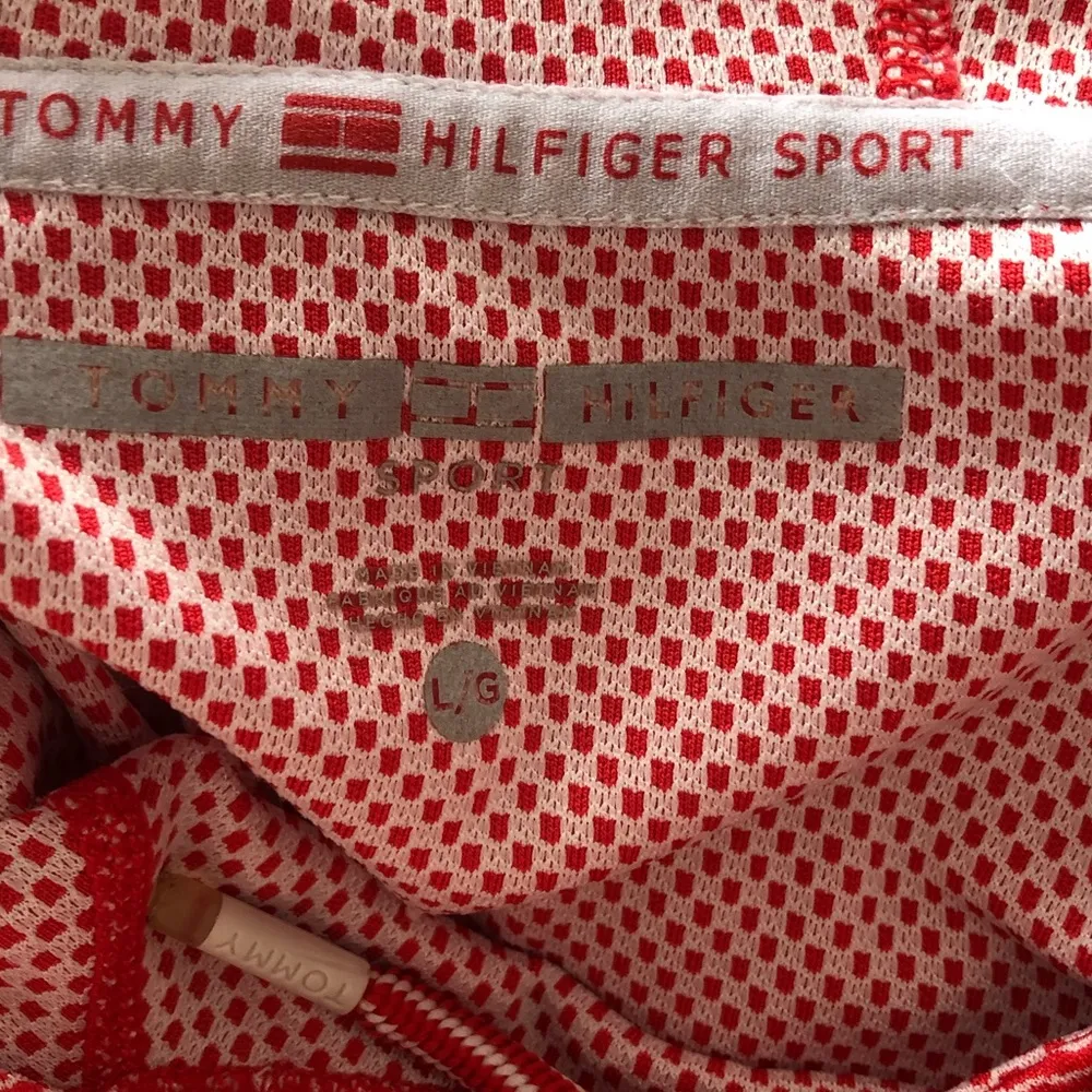 Tommy Hilfiger sport pullover hoodie size large - Image 6