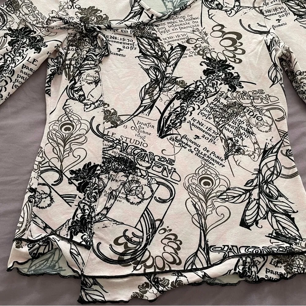 Armand Thiery Affinites French pink novelty newspaper boho blouse, size 2 art - Image 14