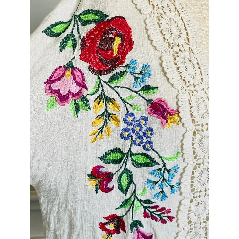Umgee Floral Embroidered Cream Lace V Neck Top - Image 2