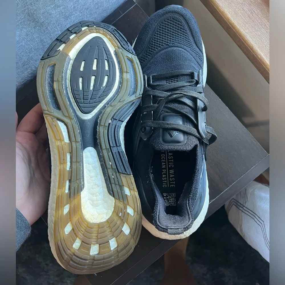 Adidas Black Ultraboost Size 8 - Image 7