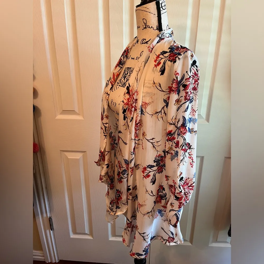 Kaii Los Angeles NWT Ivory Floral Kimono Jacket Size M White Size M - Image 4