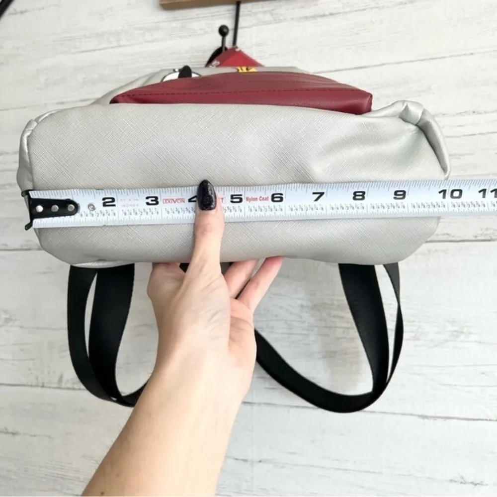 Bioworld Peanuts Snoopy and Woodstock Mini Backpack Silver - Image 4