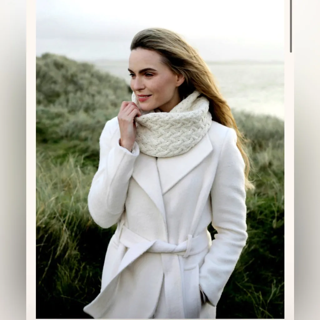 Banana Republic Alpaca Wool Knit Italian Yarn Neck Scarf Warmer Cream Tan O/S - Image 2