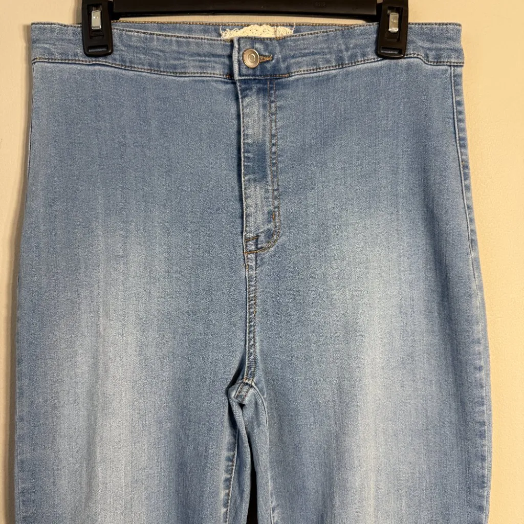 Altar'd State Kane High Rise Flare Denim Jeans Women's 31 Medium Wash 70s Retro - Image 6