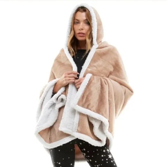 Hooded Sherpa Throw Poncho‎ - Image 4