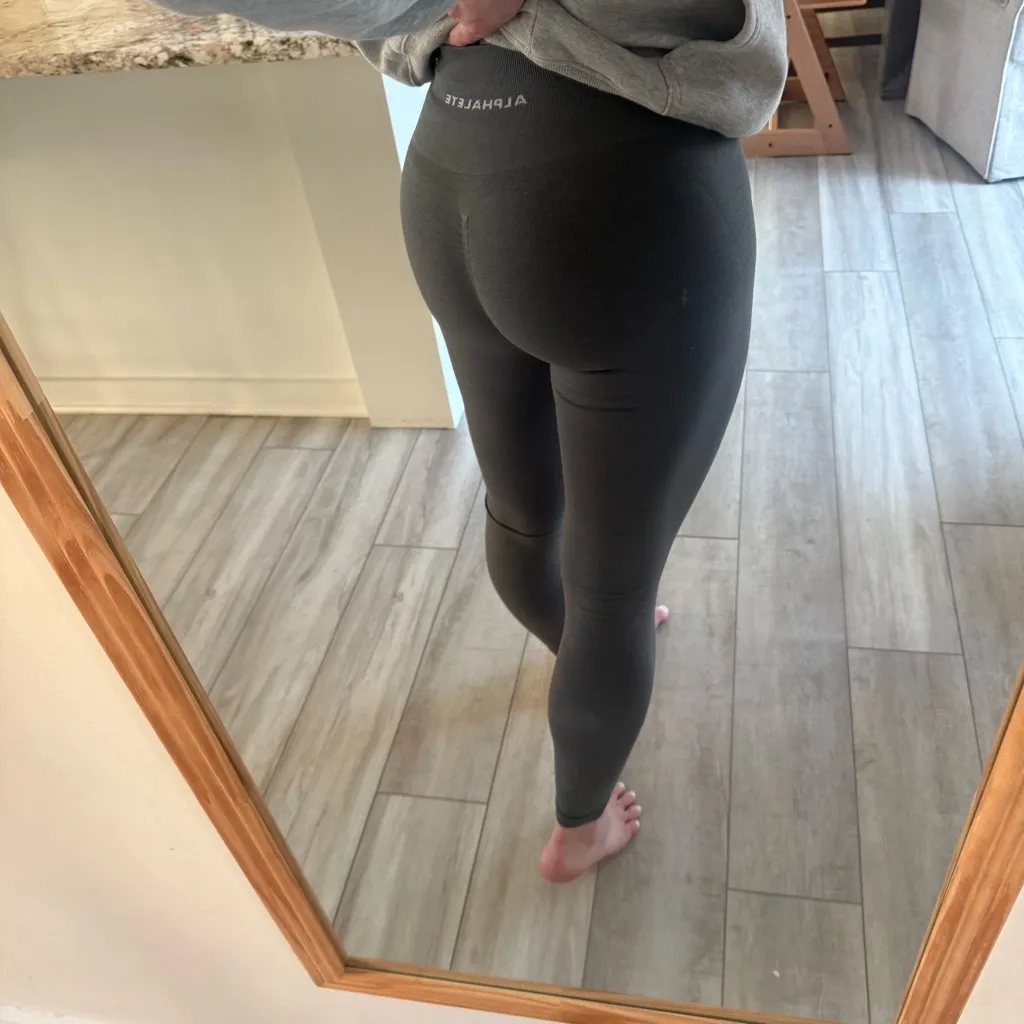 Alphalete Gray Seamless High Rise Leggings Size Small - Image 5