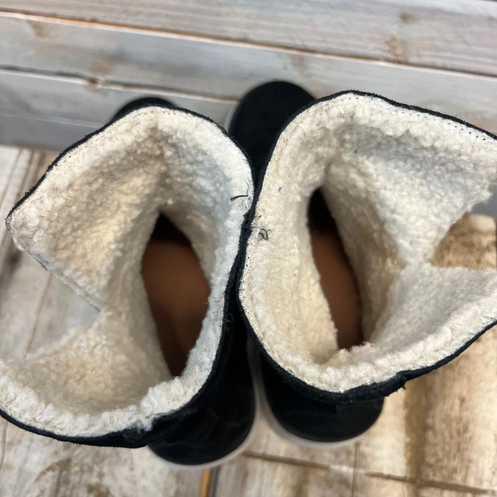 Vintage Black Suede Shearling Lined Fold Over Ankle Boots Cozy Winter 8 - Image 8