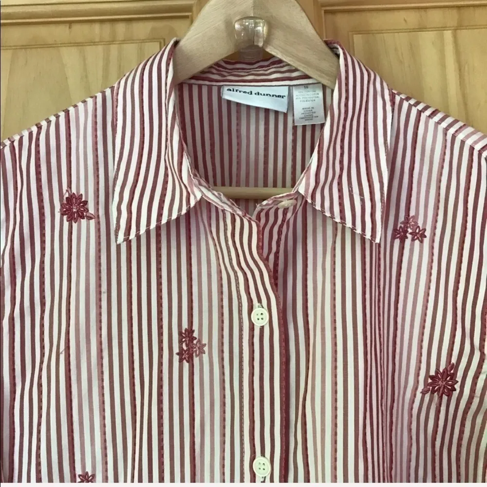 Alfred Dunner Floral Embroidered Striped quarter sleeve Blouse Size 16 - Image 3