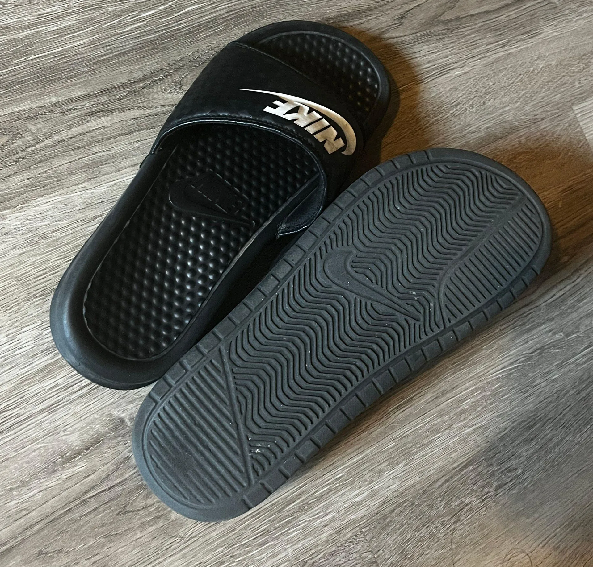 Black Slides - Image 4