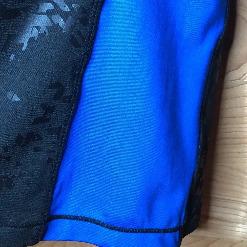 Athletic Compression Long Sleeve w/Thumbhole Shirt Size undefined - Image 6