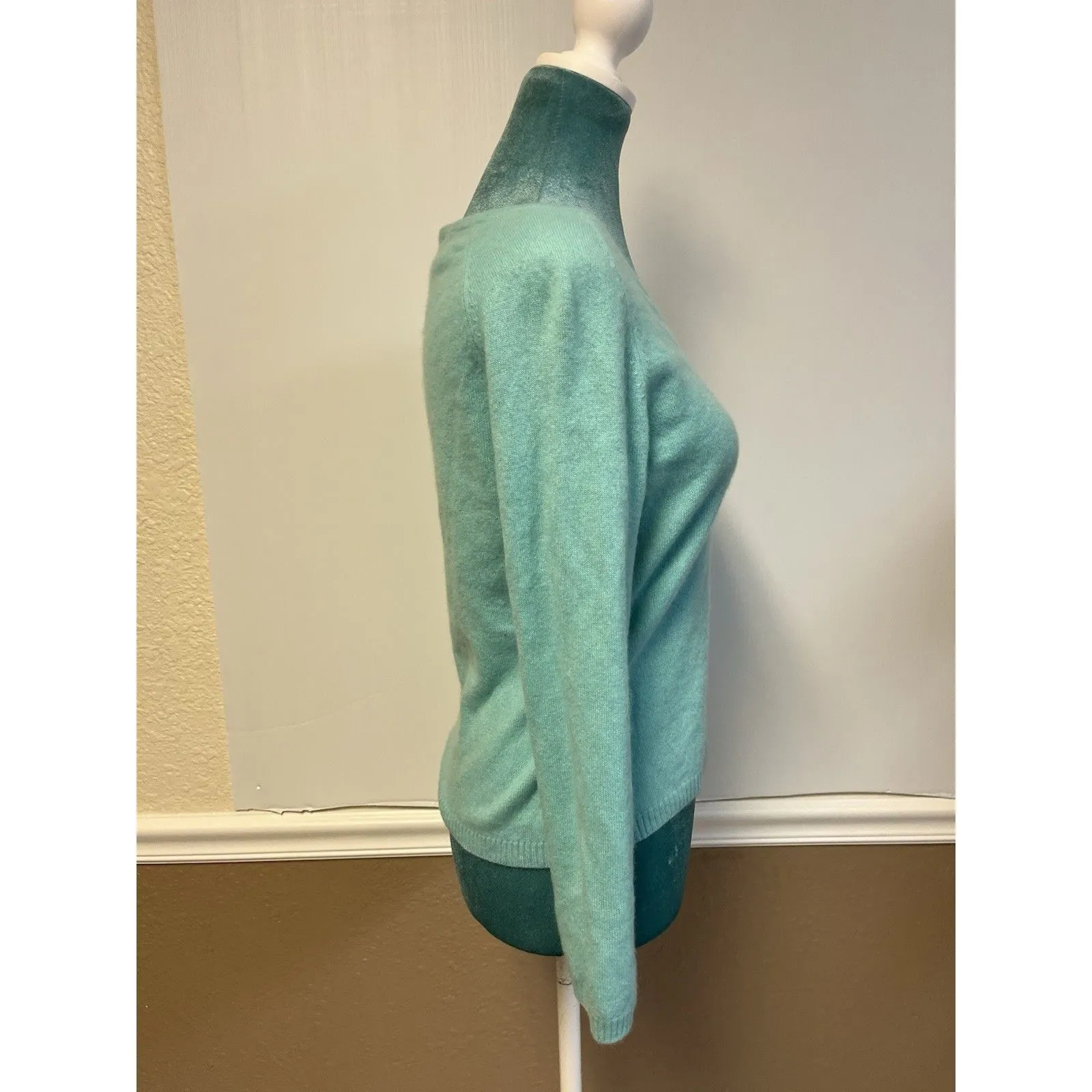 Lord & Taylor 2 Ply Cashmere Sweater Women’s M Aqua Blue Quiet Luxury Old Money Size M - Image 3