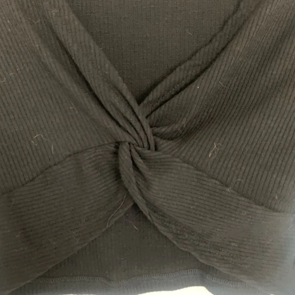 Twist Front Crop Top Size M - Image 4