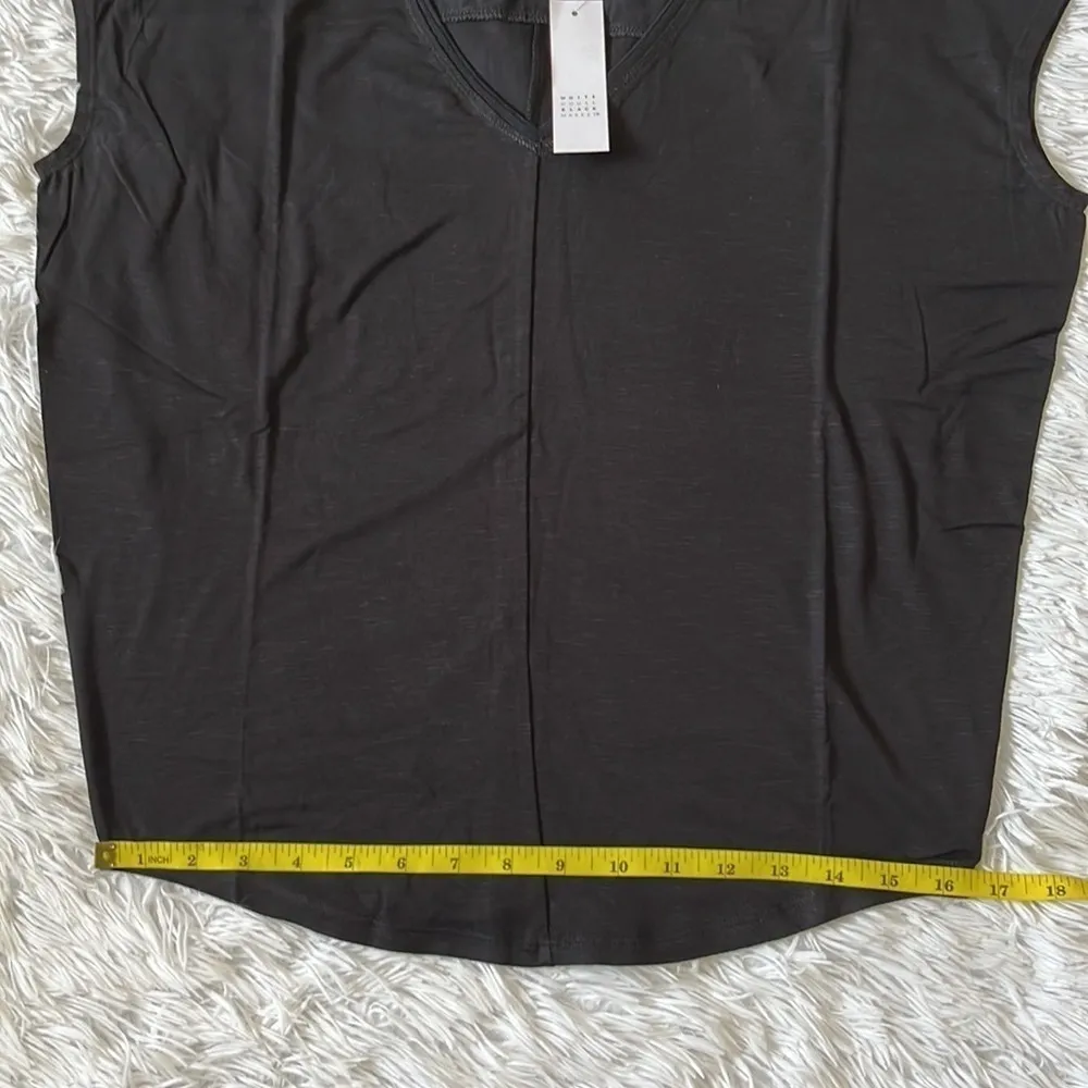 Whitehouse black Market short sleeve V neck Jetsetter Tee black size XXS - Image 9